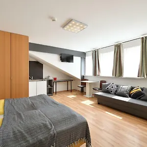 Aparthotel Ford, BRE